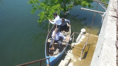 Kahramanmaraş'ta Kayıkla Evine Gidiyorlar