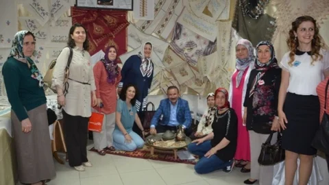 İzmit'te İZMEK Kursları Yıl Sonu Sergisi