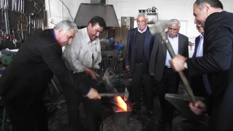 AK Parti Van Milletvekili Faruk Alpaslan Esnaf Ziyaretinde Bulundu