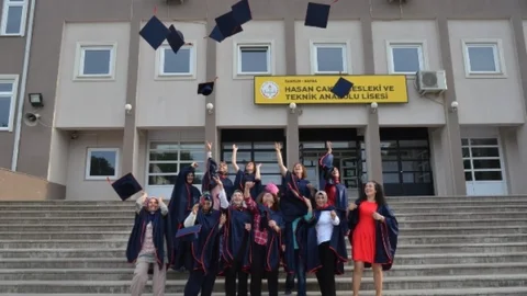 Samsun'da Mezuniyet Coşkusu