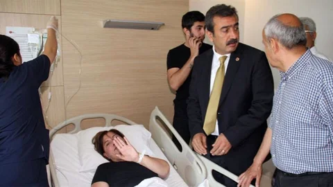 Adana'da Kadın Vekil Adayına Saldırı