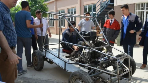 Orhangazi'de Liselilerin Yerli Otomobili