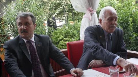 Kamalak'tan Salavatlı Türkü Tepkisi