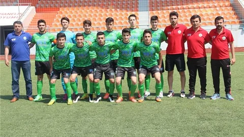 Çamlıcaspor Yarı Finale Göz Kırpıyor