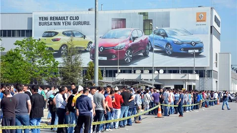 Renault'ta İşçi Eylemi Devam Ediyor