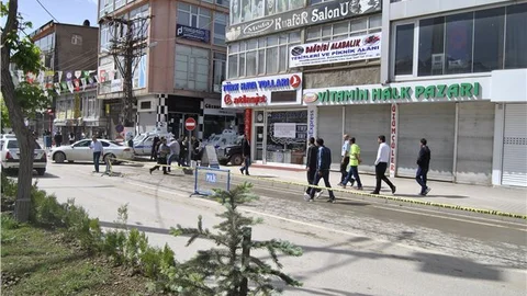 Yüksekova'da Esnaf Protestosu