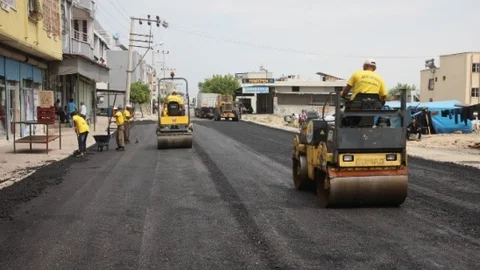 Adana'da Asfaltlama Çalışmaları Devam Ediyor