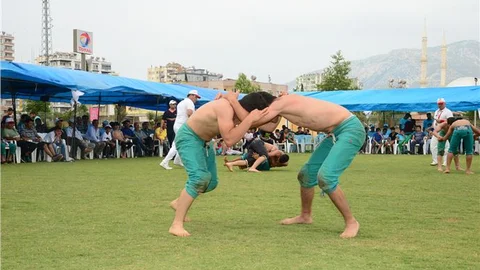 İsmet Atlı Anısına Güreş Turnuvası Düzenlendi