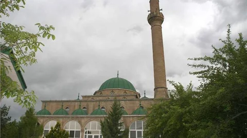 Hayırsever İş Adamından Camiye Destek