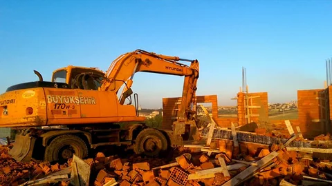 Diyarbakır'da Kaçak Yapılar Yıkıldı