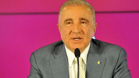 Ünal Aysal'dan Kutlama Mesajı