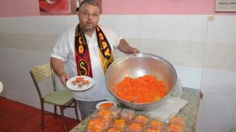 Galatasaray'a Özel Sarı Kırmızı Pilav Yapıldı