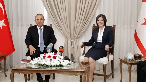 KKTC'de Çavuşoğlu'na Ziyaret