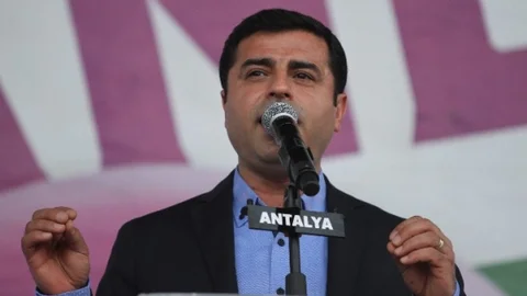 İstanbul'da Miting İzni Tartışmaları