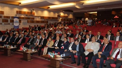 Gaziantep'te Ekonomi Forumu Yapıldı