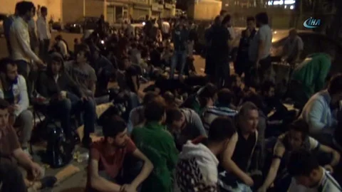 Bursa'da Kupa Finali İçin Kuyruklar Oluştu