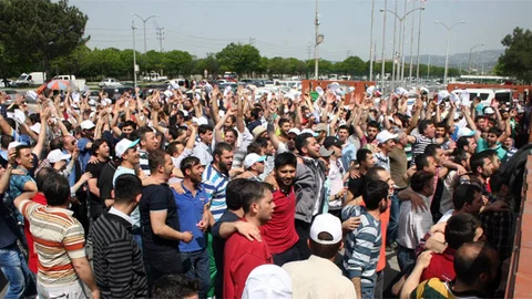 Oyak Renault İşçileri Üretime Dönüyor