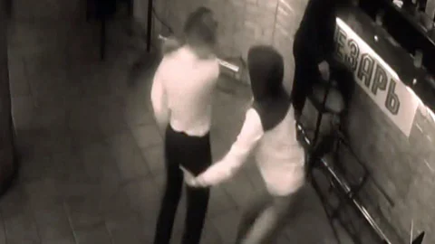 Garson Kızdan Tacizciye Sert Yanıt