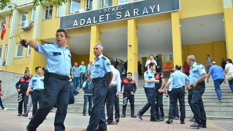 Kocaeli Adliyesi'nde Kavga Çıktı
