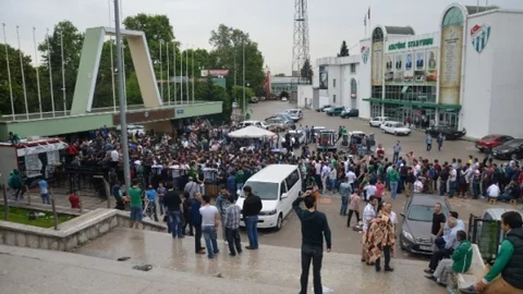 Bursa'da Kupa Finali Bilet İzdihamı