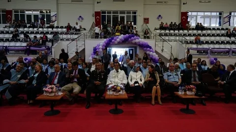 Bülent Ecevit Üniversitesi'nde Mezuniyet Coşkusu