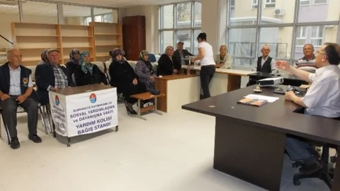 Burhaniye'de Hac Semineri Gerçekleşti