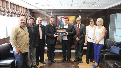 Mimar Arolat'tan Zirve Üniversitesi'ne Övgü