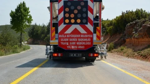 Muğla'da Yol Çizgi Çalışmaları Başladı
