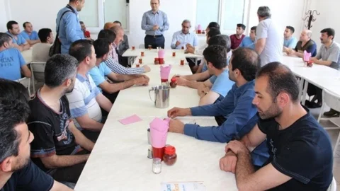 Taha Özhan Esnaf Ziyareti Yaptı