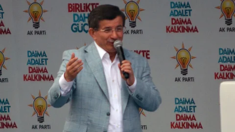 Ahmet Davutoğlu'ndan Aydınlara Tepki