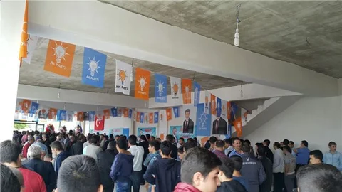 Öğrenciler Açılış İçin Götürüldü