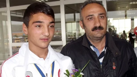 Van'da Boks Şampiyonu Coşkuyla Karşılandı
