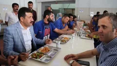 Şanlıurfa'da Başkan Ekinci Fabrika Ziyareti