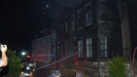 Edirne'de Tarihi Bina Yangını