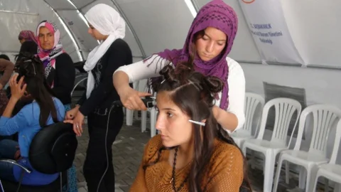 Kobanililer Çadır Kentte Meslek Ediniyorlar