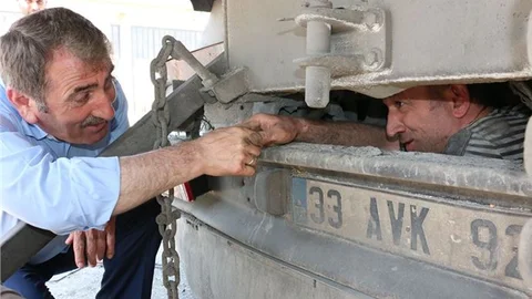 Samsun'da Adayların Tokalaşma Çabası