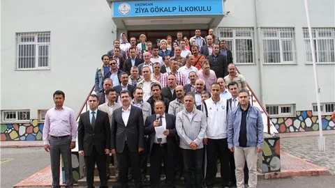 Bıçaklı Saldırı Erzincan'da Okulu Sardı