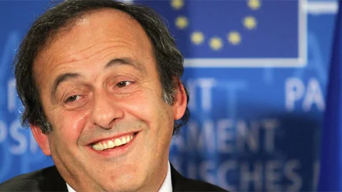 Platini'den Blatter'e İstifa Çağrısı