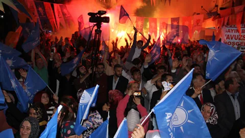 Bursa'da Coşkulu Seçim Bürosu Açılışı