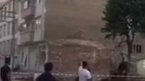 Eskişehir'de Bina Yıkıldı