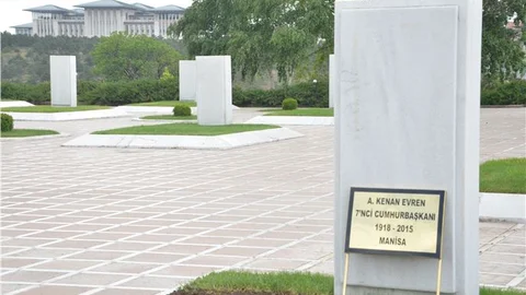 Kenan Evren’in Mezar Taşı Henüz Tamamlanmadı