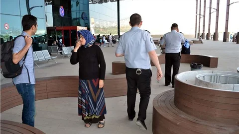 Hastane Güvenlik Görevlileri Gazetecilere Müdahale Etti