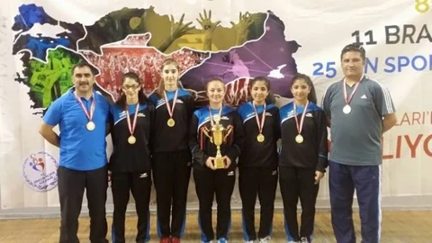 Erzincan Badminton Takımı Şampiyon Oldu