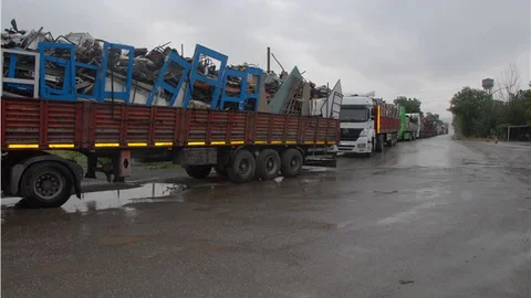 Kırıkkale'de TIR Kuyrukları Oluştu