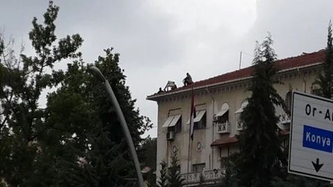 Mısır Büyükelçiliği'nde İntihar Girişimi