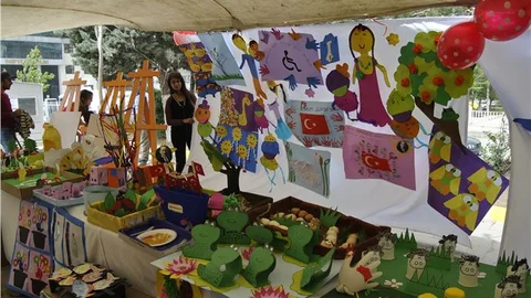 Hakkari'de Yıl Sonu Şenliği Düzenlendi