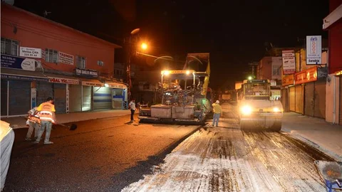 Adana'da Asfalt Çalışmaları Devam Ediyor