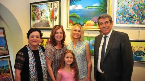 İzmir Balçova'da Anneler Sergisi Açıldı