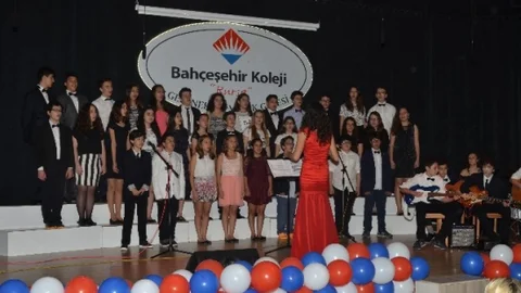 Bursa'da Müzik Gecesi Coşkusu