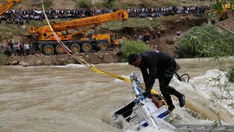 Hakkari'de Kaybolan İki Kişiden Biri Bulundu